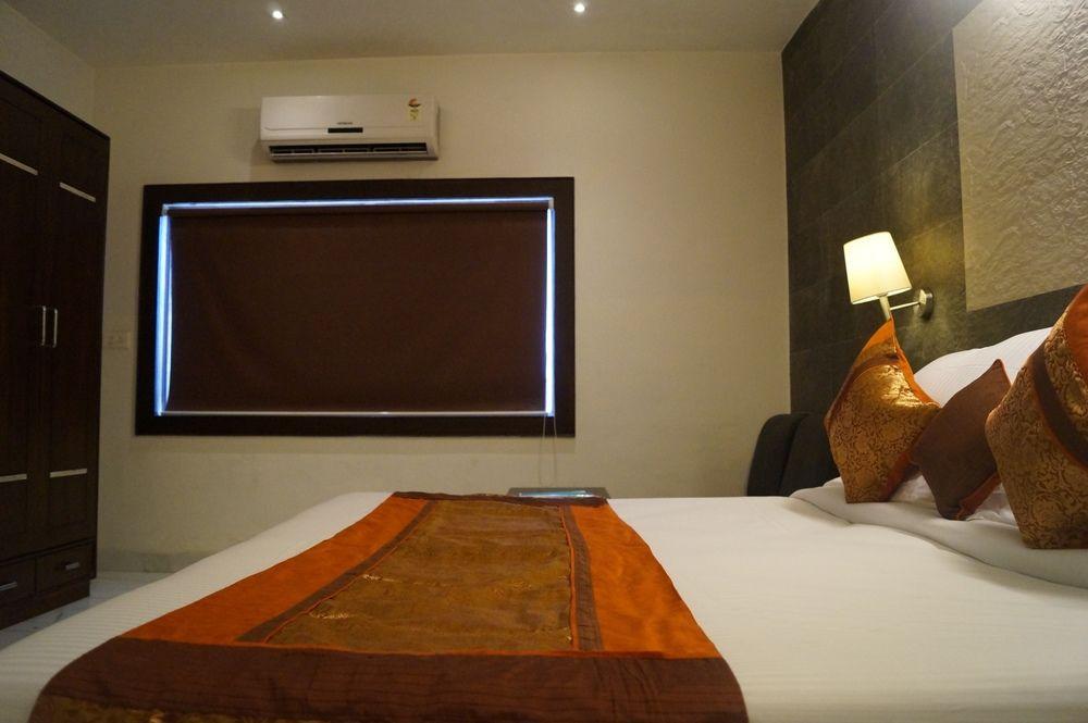 ออปติมัม ทาราพาเลซ แอท ทัช Hotel อัครา ภายนอก รูปภาพ