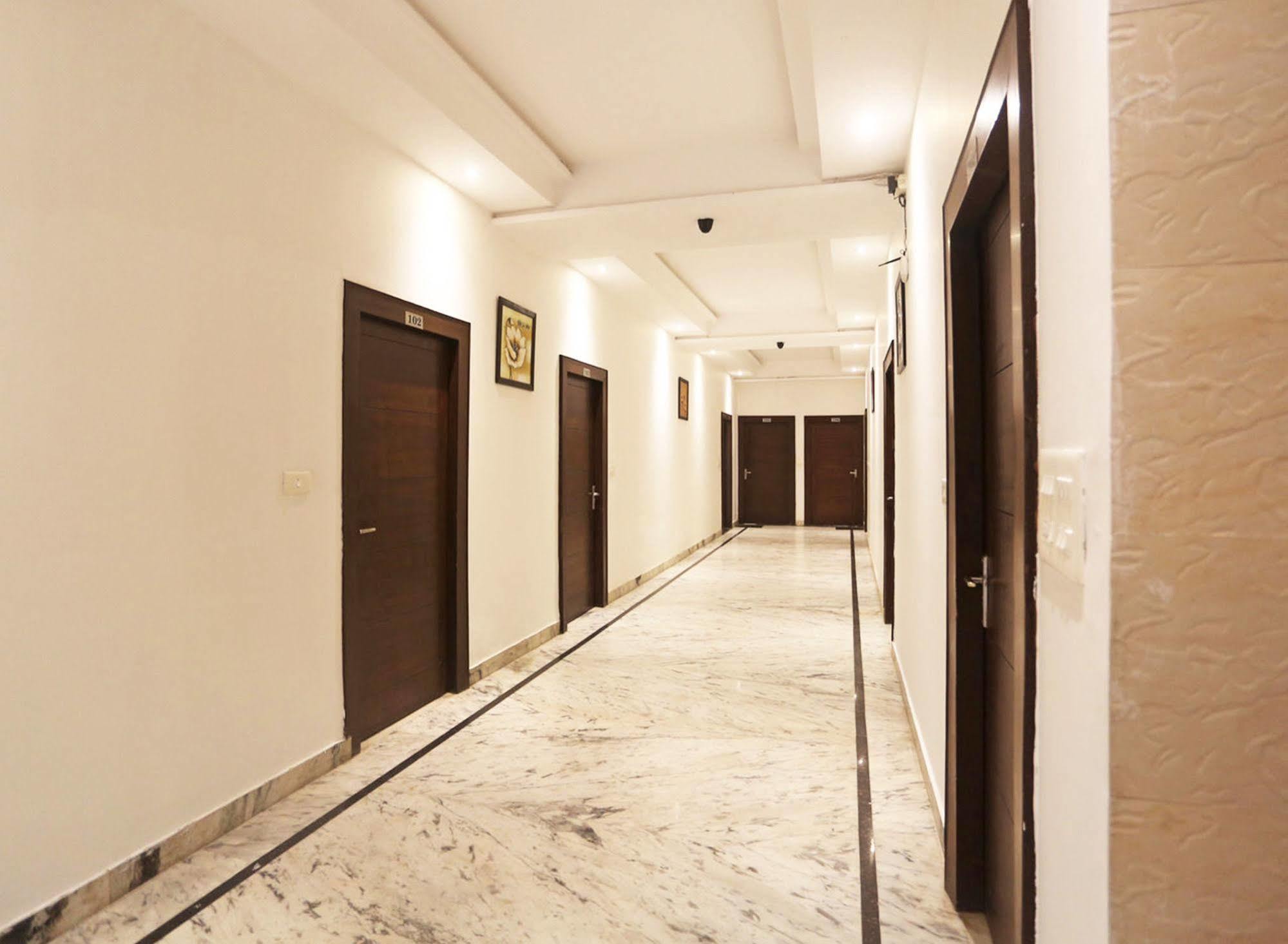 ออปติมัม ทาราพาเลซ แอท ทัช Hotel อัครา ภายนอก รูปภาพ
