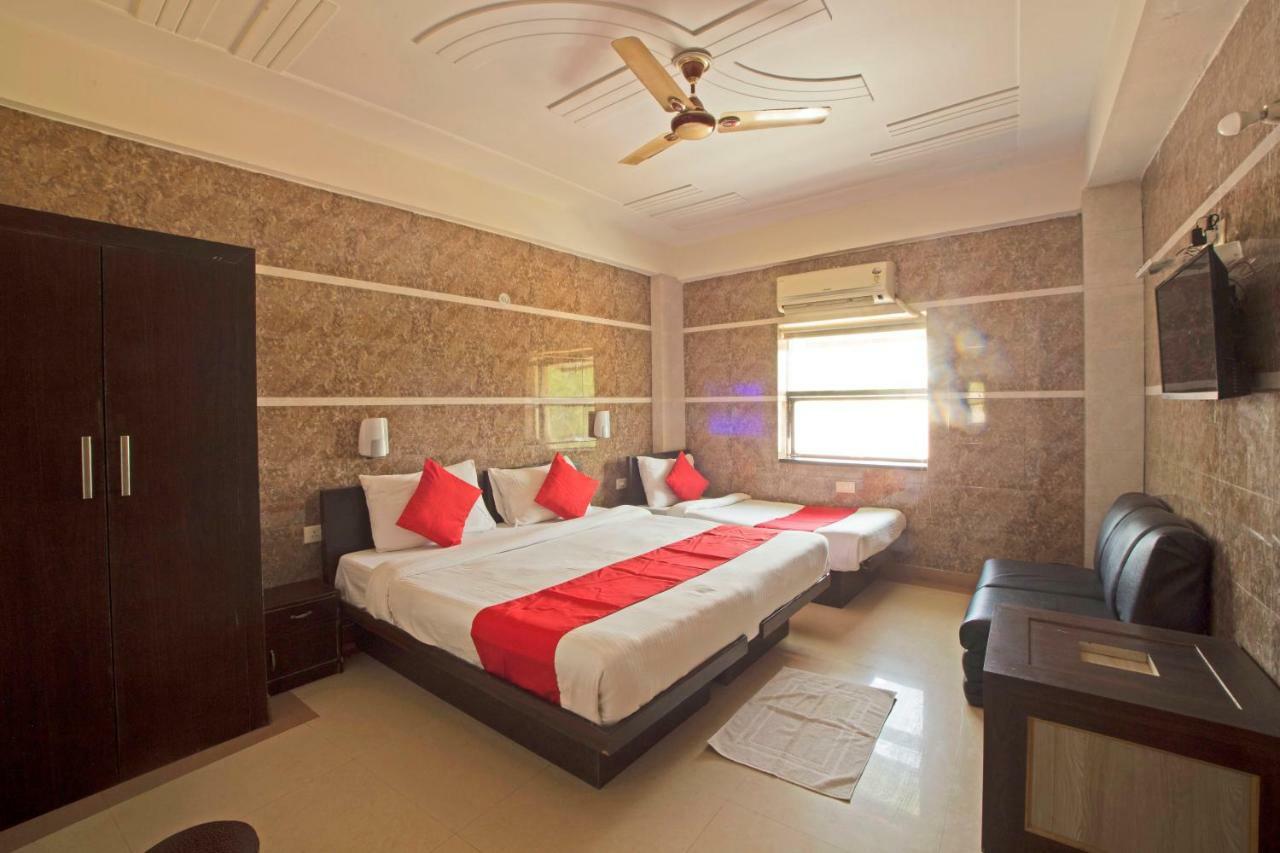 ออปติมัม ทาราพาเลซ แอท ทัช Hotel อัครา ภายนอก รูปภาพ