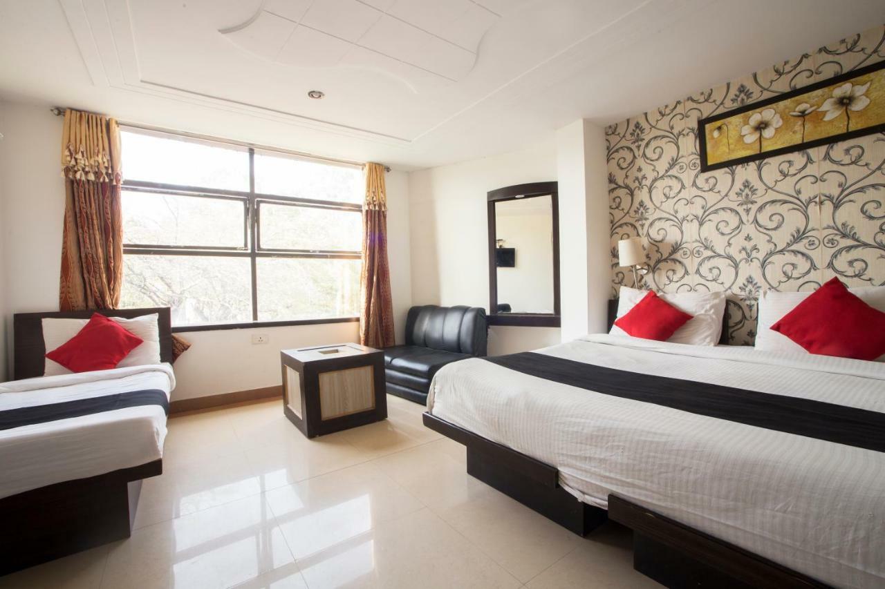 ออปติมัม ทาราพาเลซ แอท ทัช Hotel อัครา ภายนอก รูปภาพ
