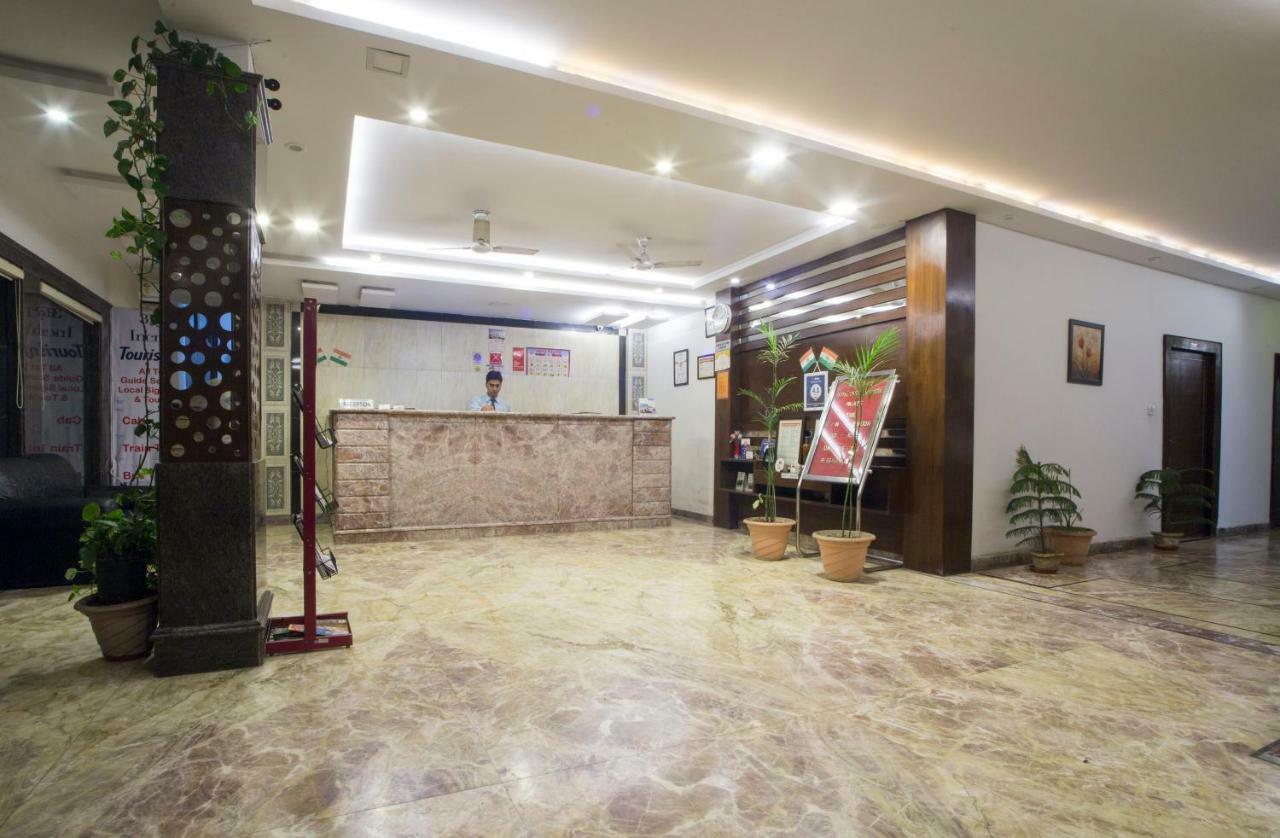 ออปติมัม ทาราพาเลซ แอท ทัช Hotel อัครา ภายนอก รูปภาพ